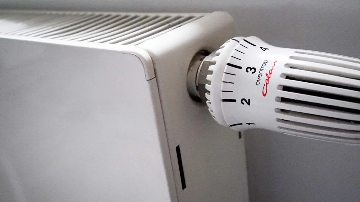 Thermostatkopf an einem Heizkörper